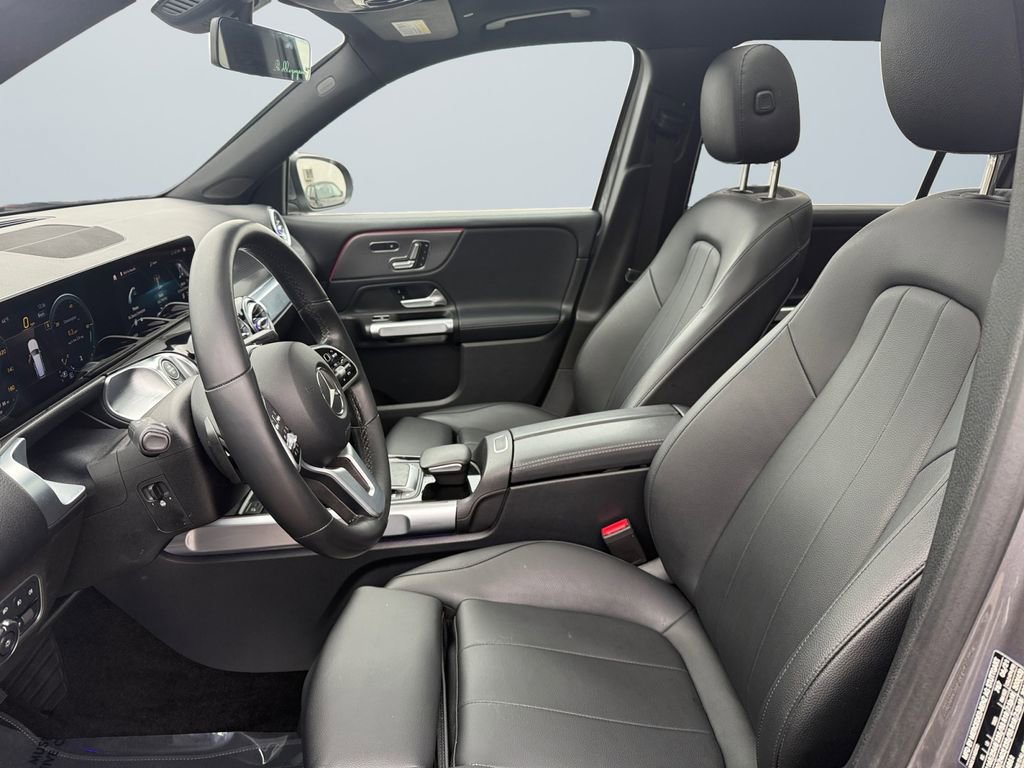 Used 2021 Mercedes-Benz GLB 250 4MATIC image 9