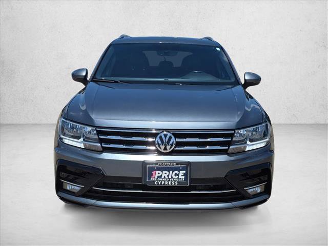 Used 2018 Volkswagen Tiguan SEL w/ R-Line Package FWD image 2