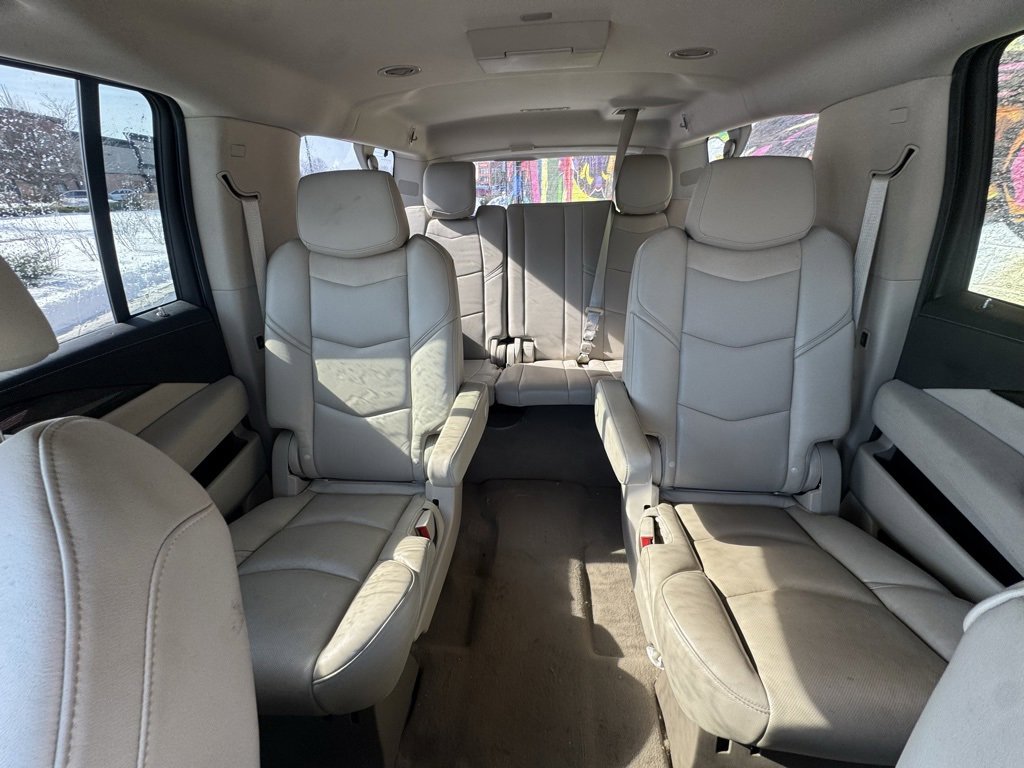 Used 2019 Cadillac Escalade ESV Premium Luxury image 10