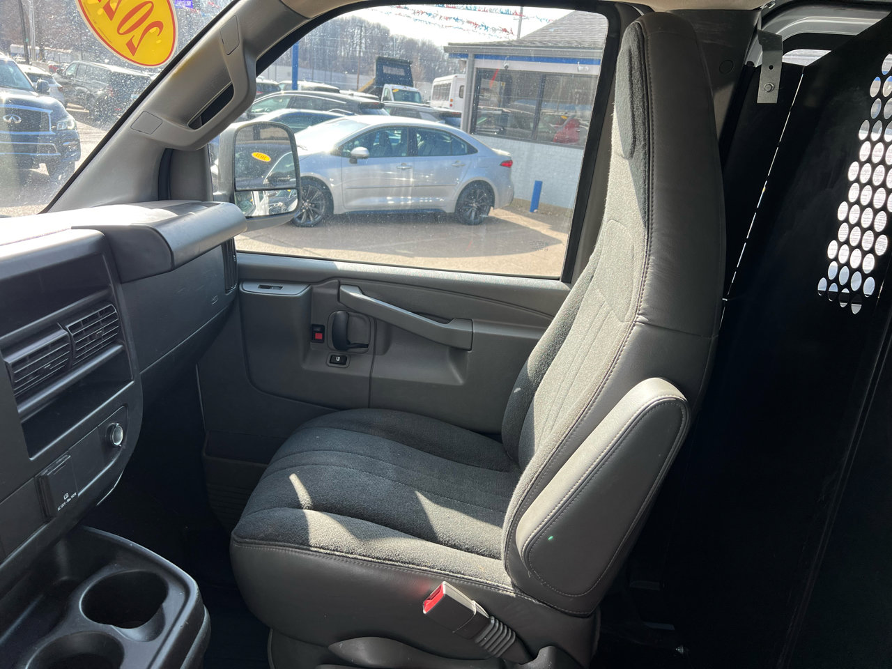 Used 2022 Chevrolet Express 2500 w/ Driver Convenience Package image 11