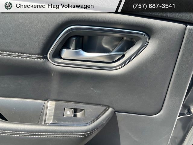 Used 2024 Nissan Rogue Platinum AWD/4WD image 25