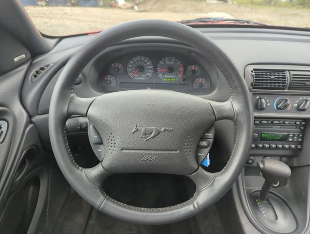 Used 2001 Ford Mustang Convertible RWD image 17