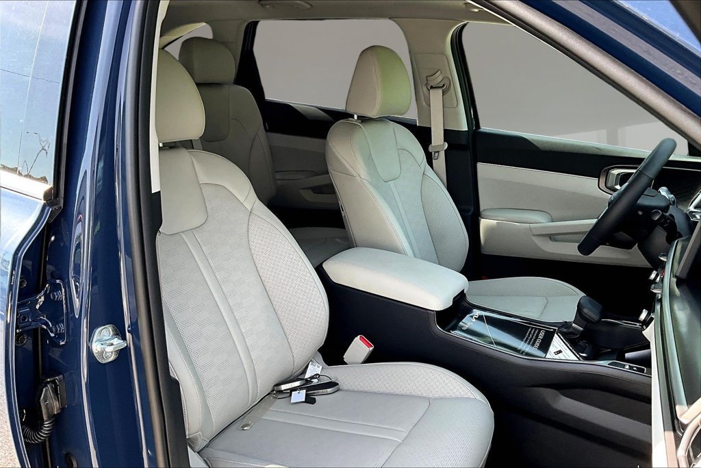 New 2026 Kia Sorento S w/ S Panoramic Sunroof Package FWD image 10