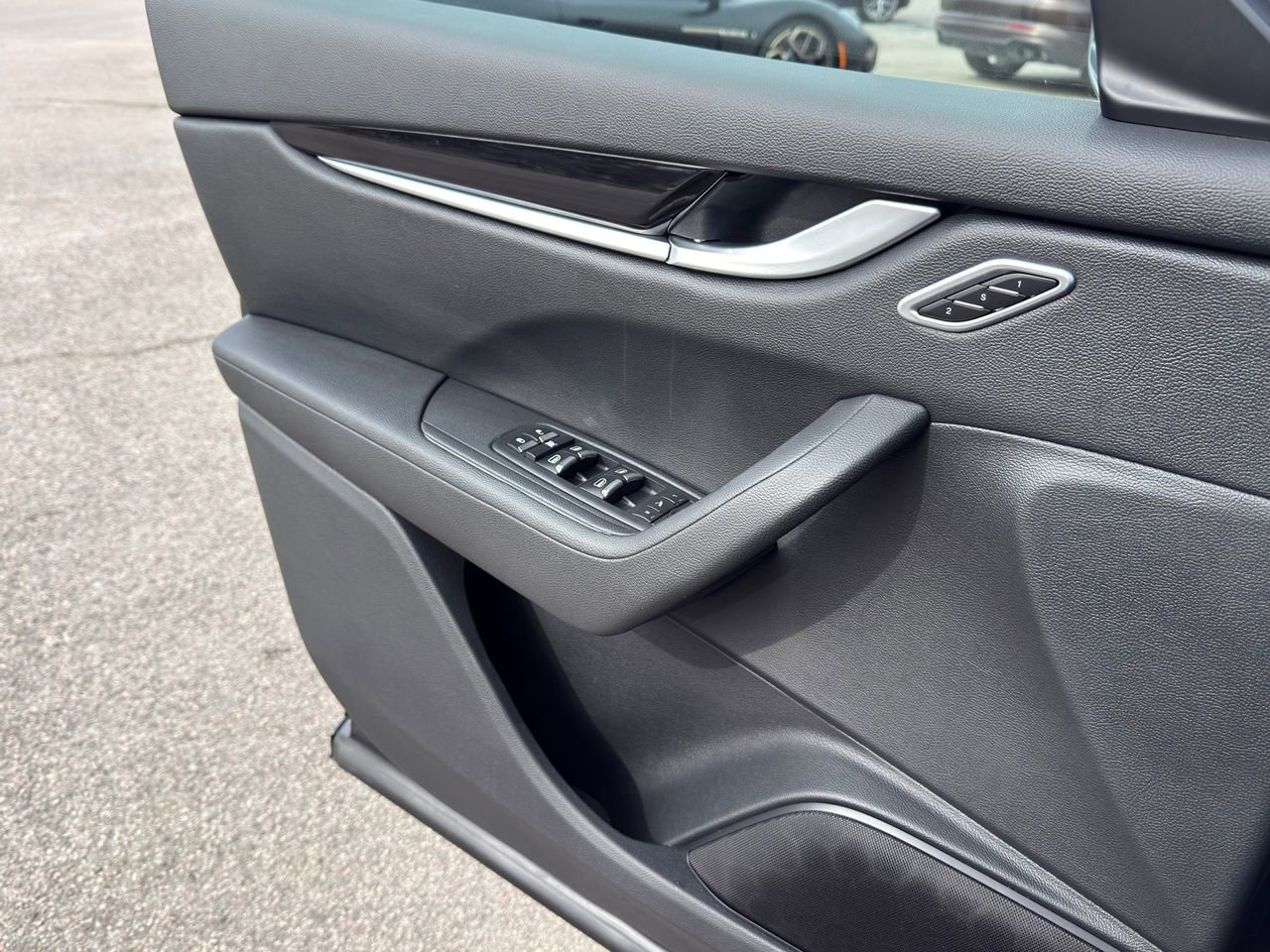 Certified 2023 Maserati Levante GT AWD/4WD image 18