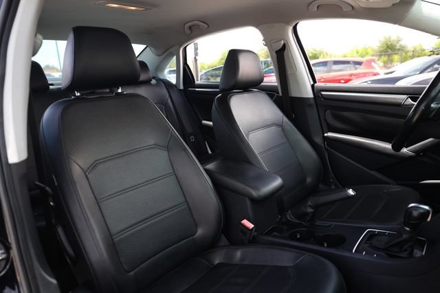 Used 2017 Volkswagen Passat 1.8T R-Line FWD image 19