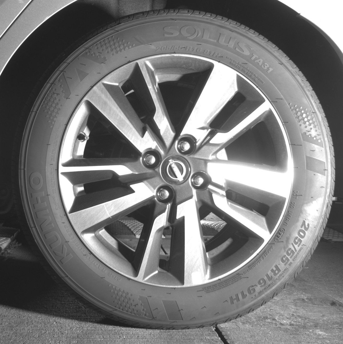 Used 2025 Nissan Versa SV FWD image 14