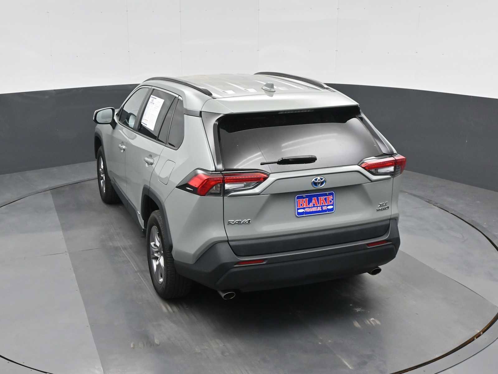 Used 2022 Toyota RAV4 XLE w/ XLE Grade Weather Package AWD/4WD image 17