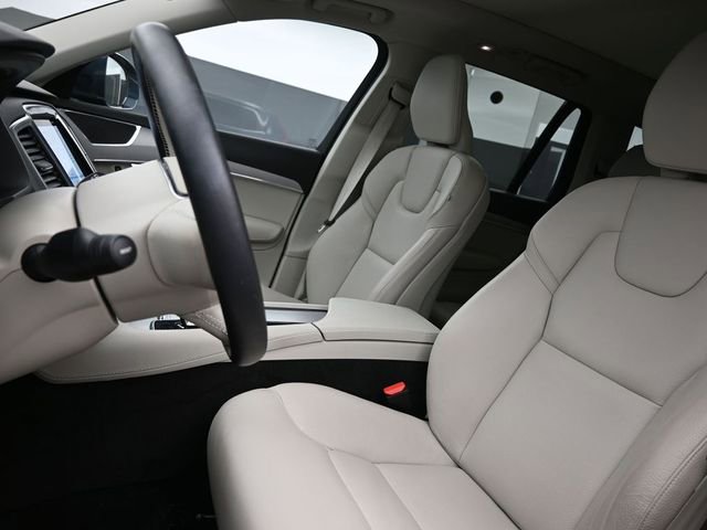 Used 2023 Volvo XC90 B5 Core w/ Climate Package image 10