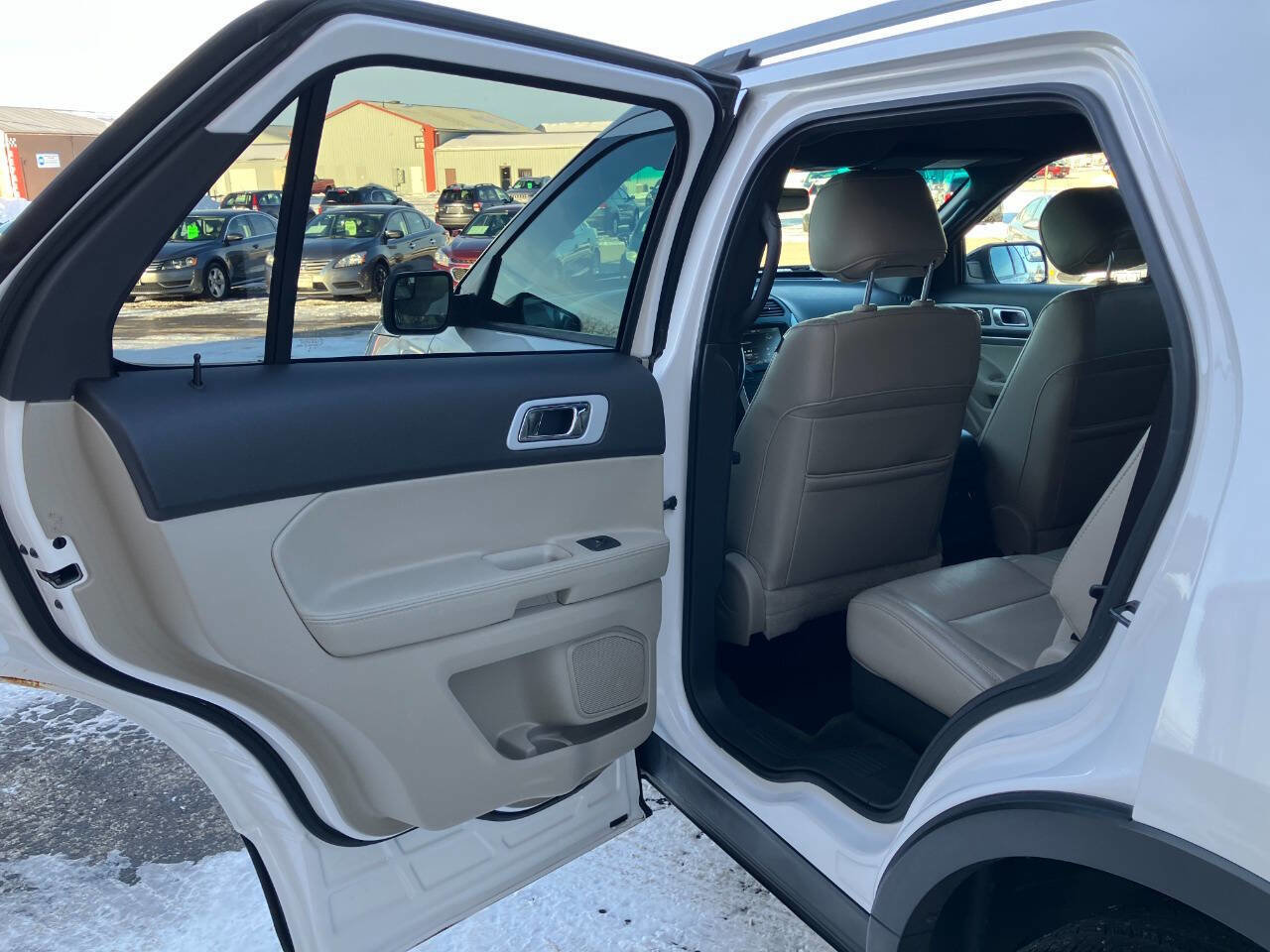 Used 2013 Ford Explorer XLT image 11