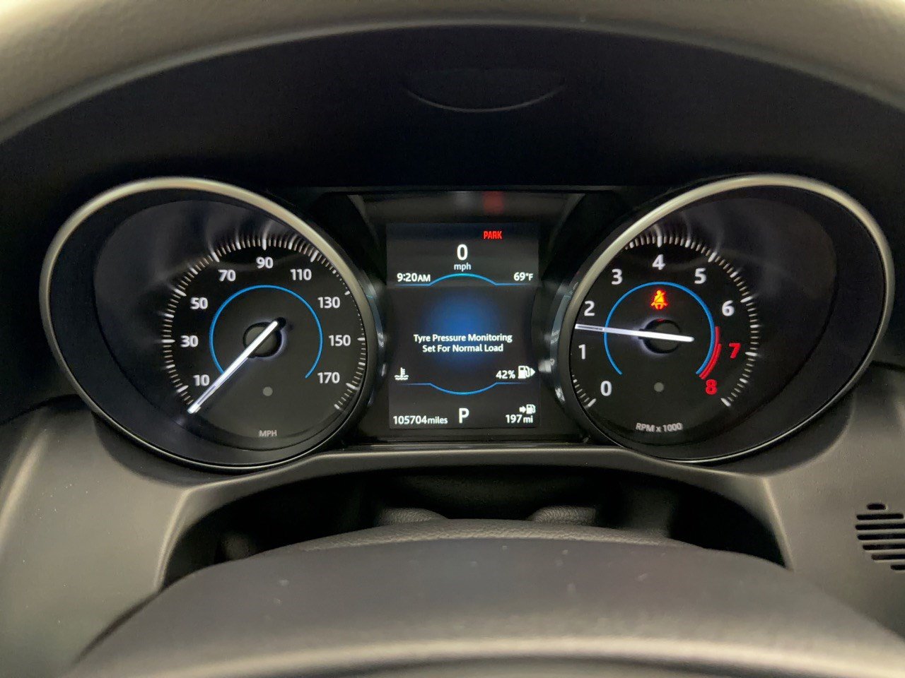 Used 2018 Jaguar XF Premium RWD image 26