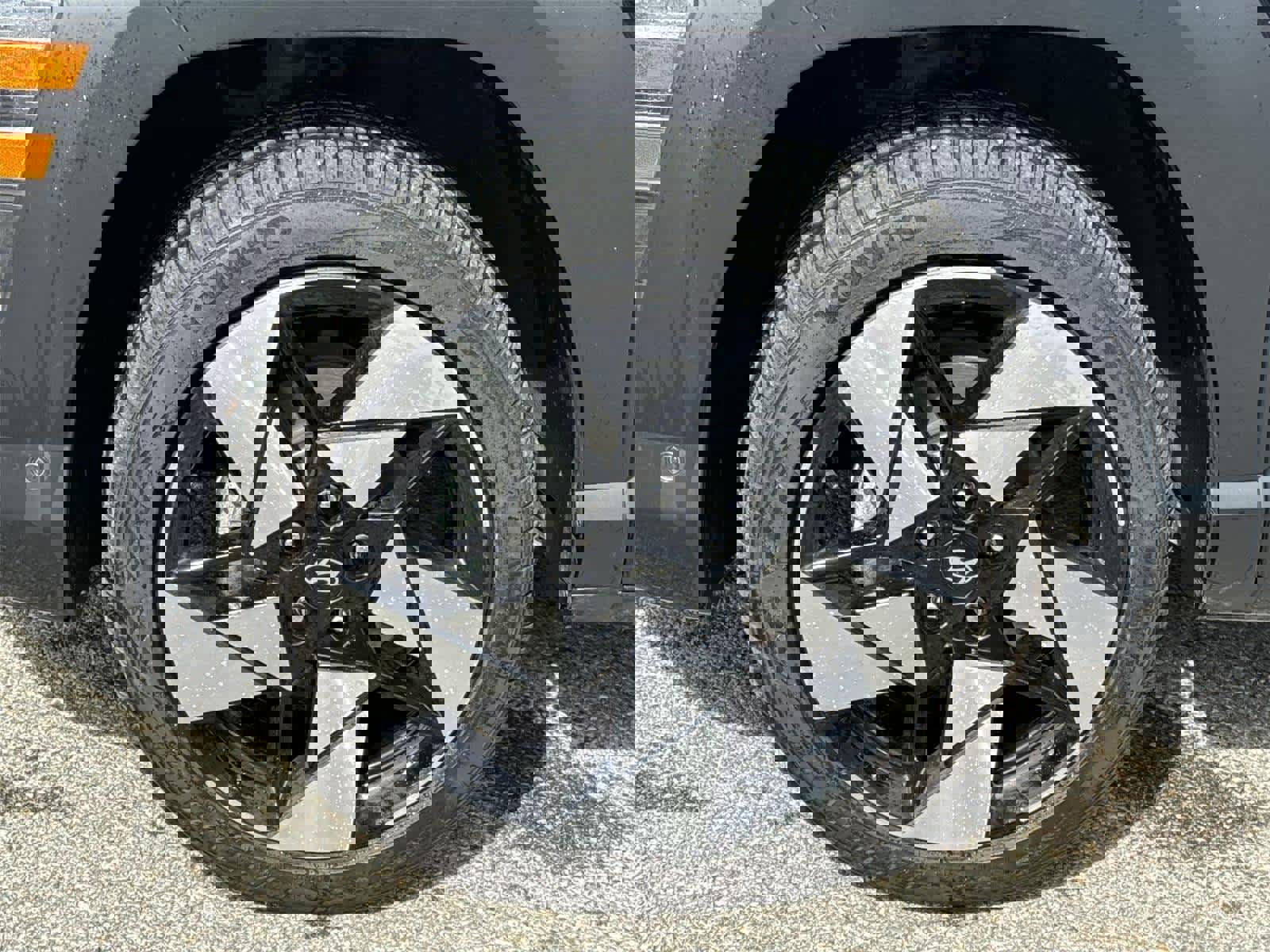 Used 2024 Hyundai Kona Limited AWD/4WD image 11