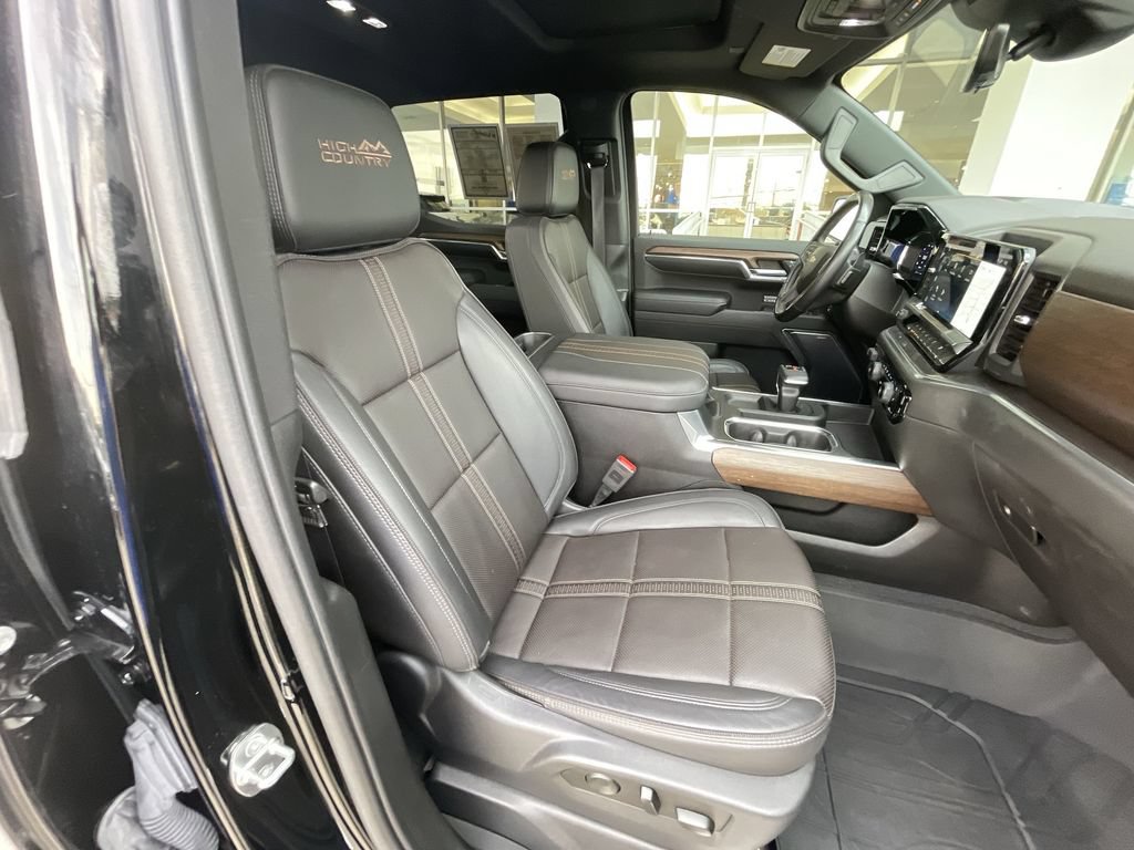 Certified 2023 Chevrolet Silverado 1500 High Country w/ High Country Premium Package AWD/4WD image 28