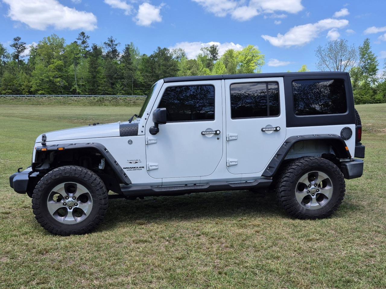 Used 2016 Jeep Wrangler Unlimited Sahara w/ Max Tow Package AWD/4WD image 5