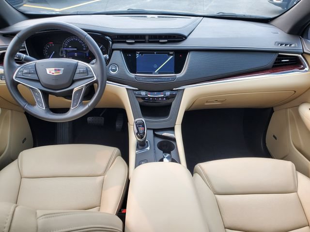 Certified 2018 Cadillac XT5 Luxury w/ Driver Awareness Package AWD/4WD image 17