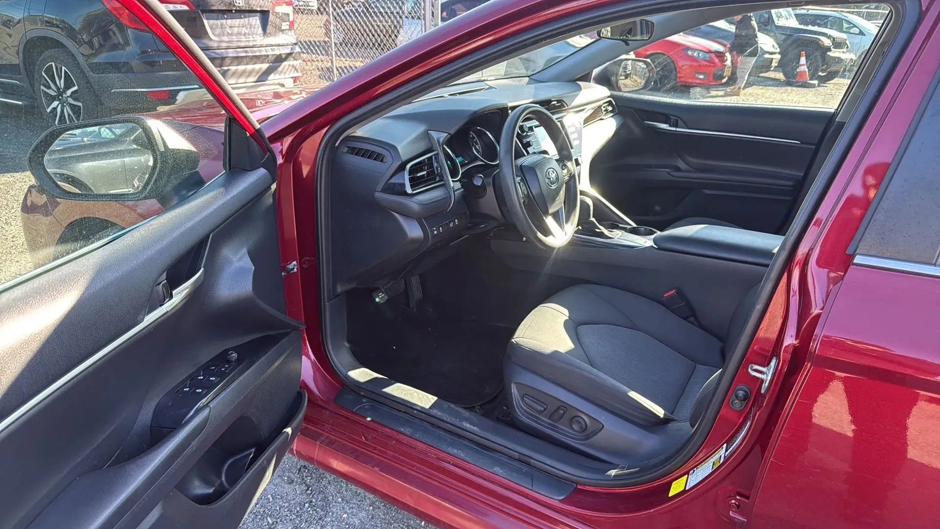 Used 2020 Toyota Camry LE FWD image 23