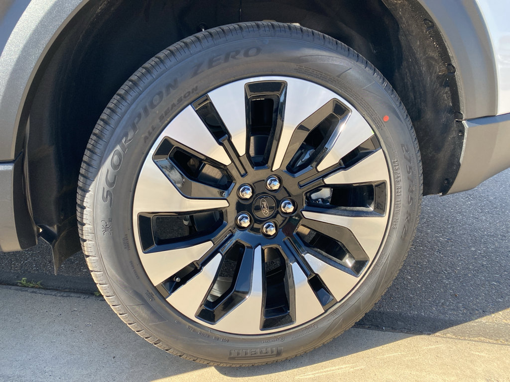 New 2026 Ford Explorer Platinum w/ LUX Leather Package AWD/4WD image 2