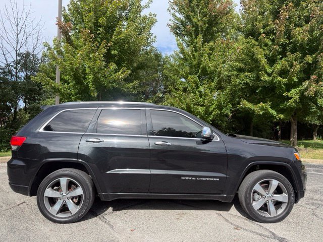 Used 2016 Jeep Grand Cherokee Overland AWD/4WD image 2