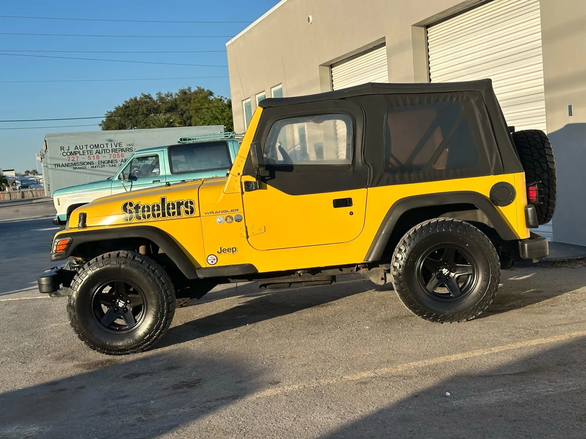 Used 2000 Jeep Wrangler SE image 2