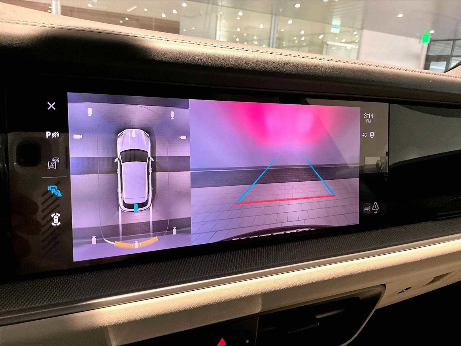 Used 2025 Porsche Cayenne image 28