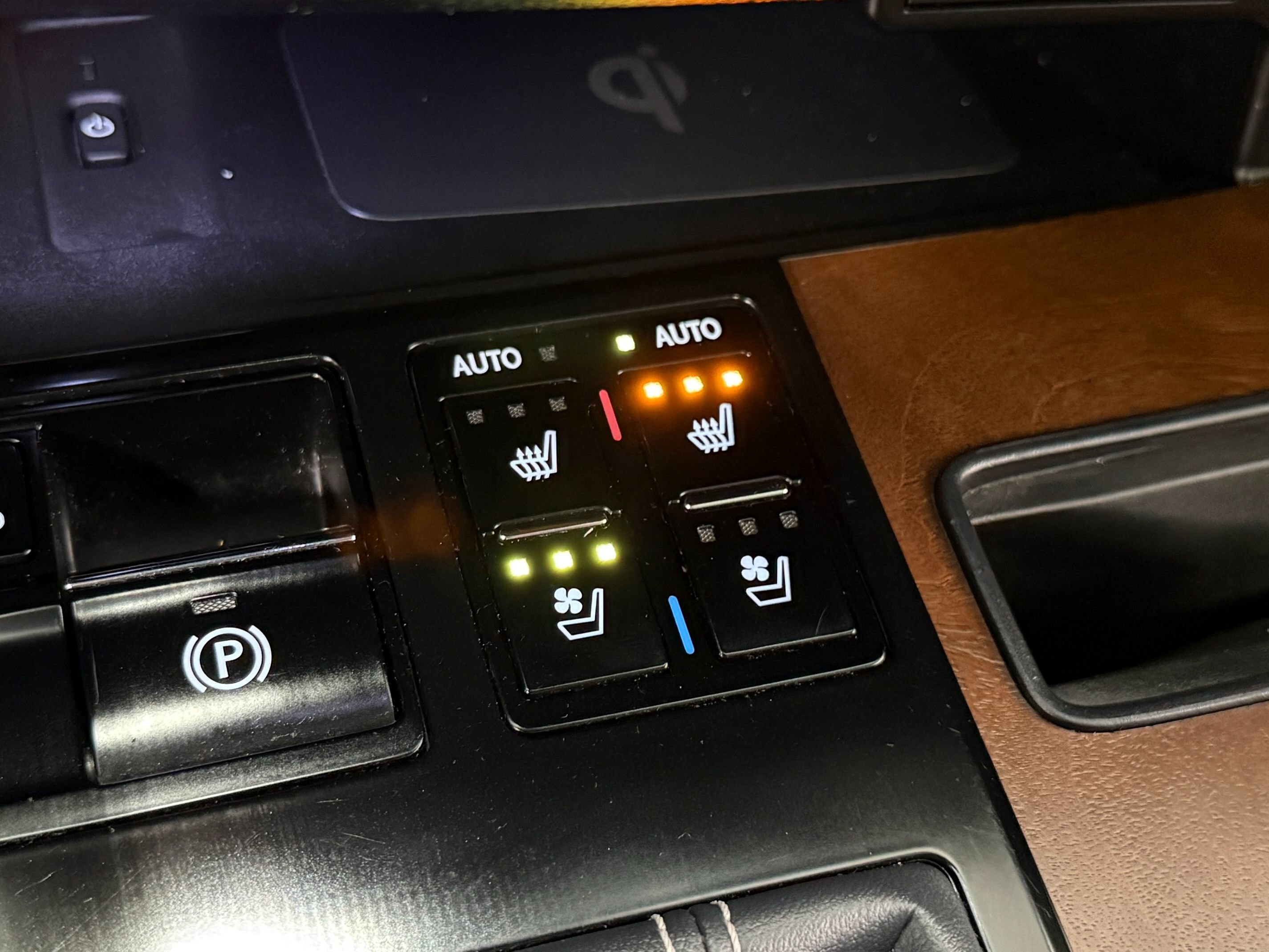 Used 2022 Lexus RX 350L Premium w/ Premium Package AWD/4WD image 26