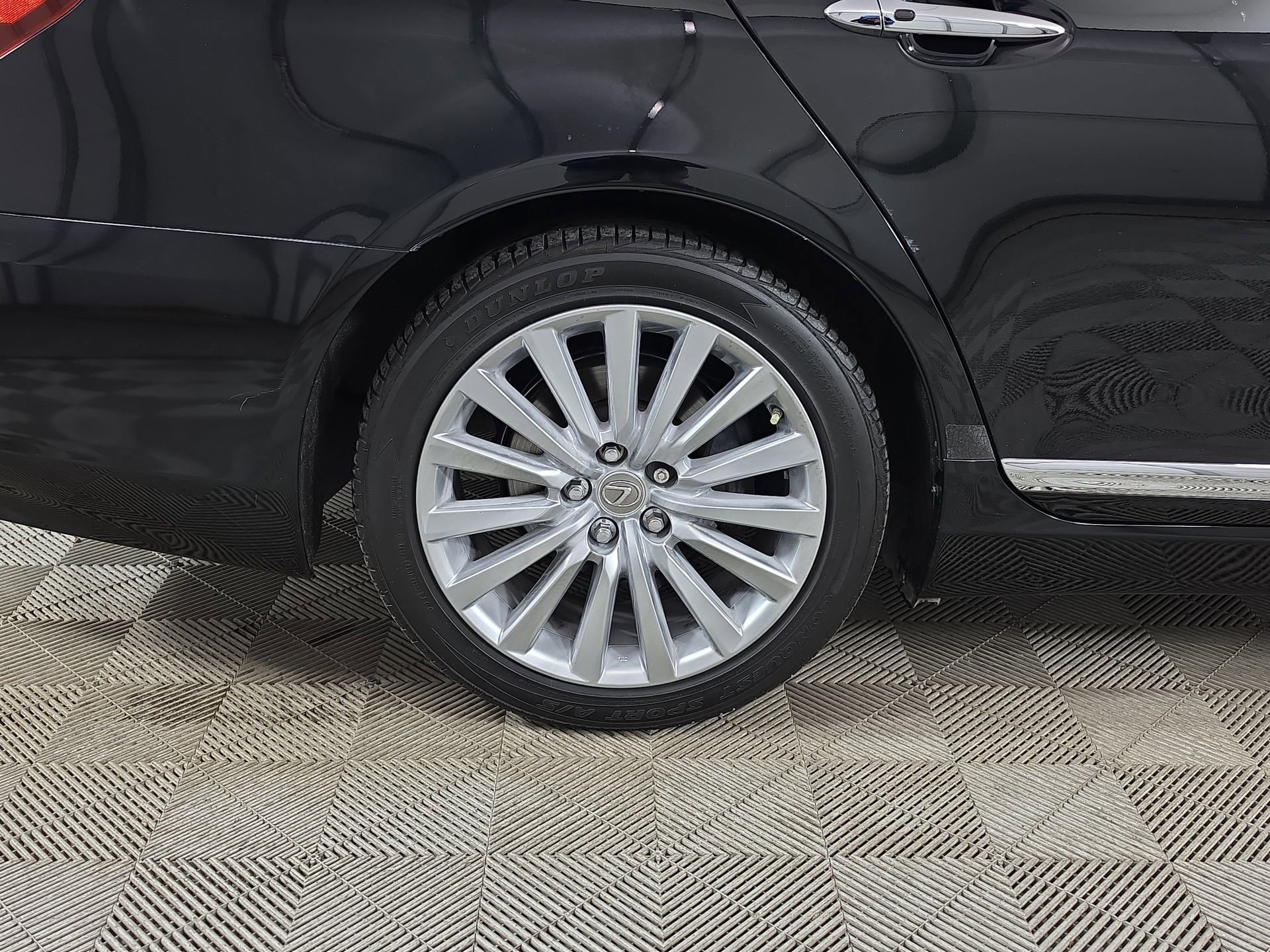 Used 2014 Lexus LS 460 w/ Comfort Package RWD image 9