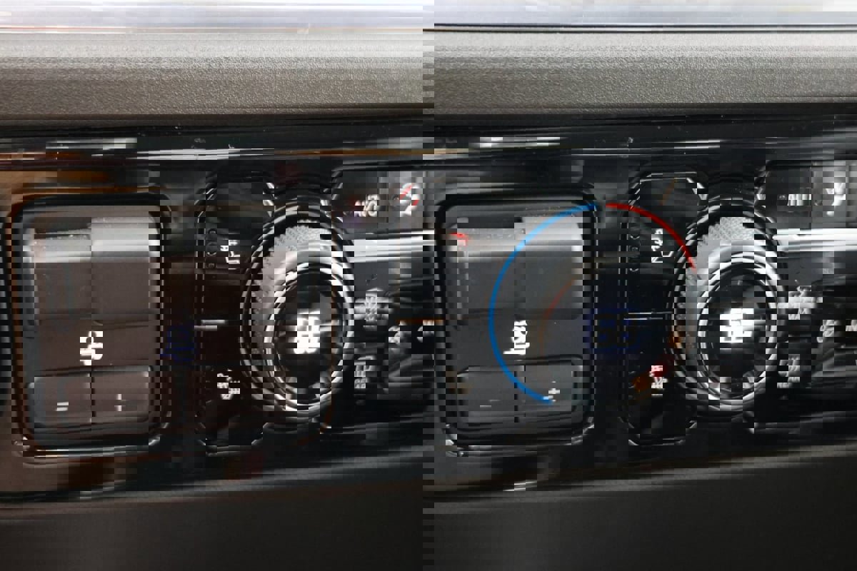 Used 2024 Chevrolet Silverado 1500 RST w/ Convenience Package II image 9