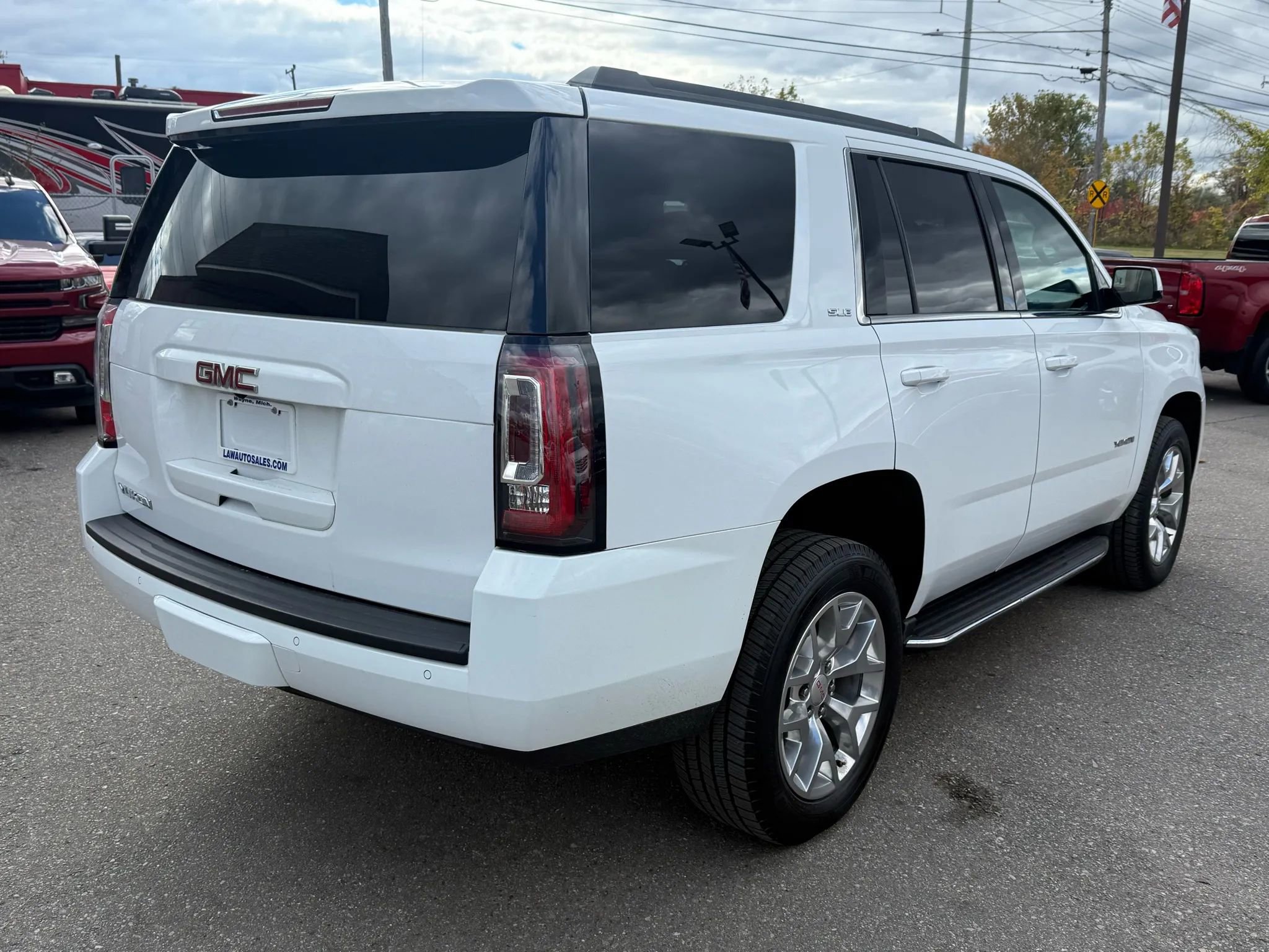 Used 2019 GMC Yukon SLE w/ SLE Value Package image 5