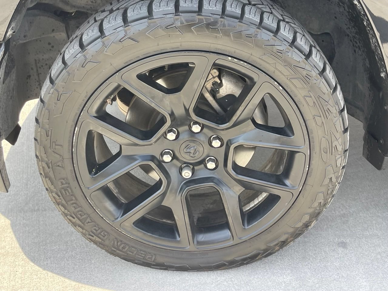Used 2020 RAM 1500 Laramie AWD/4WD image 6