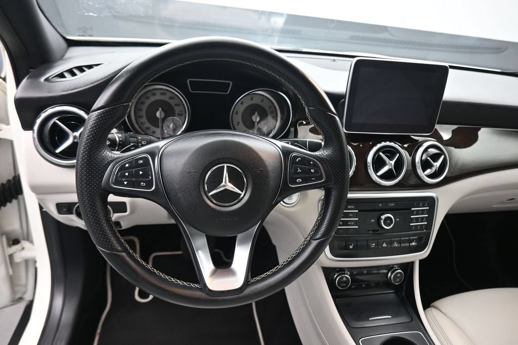 Used 2016 Mercedes-Benz GLA 250 image 15