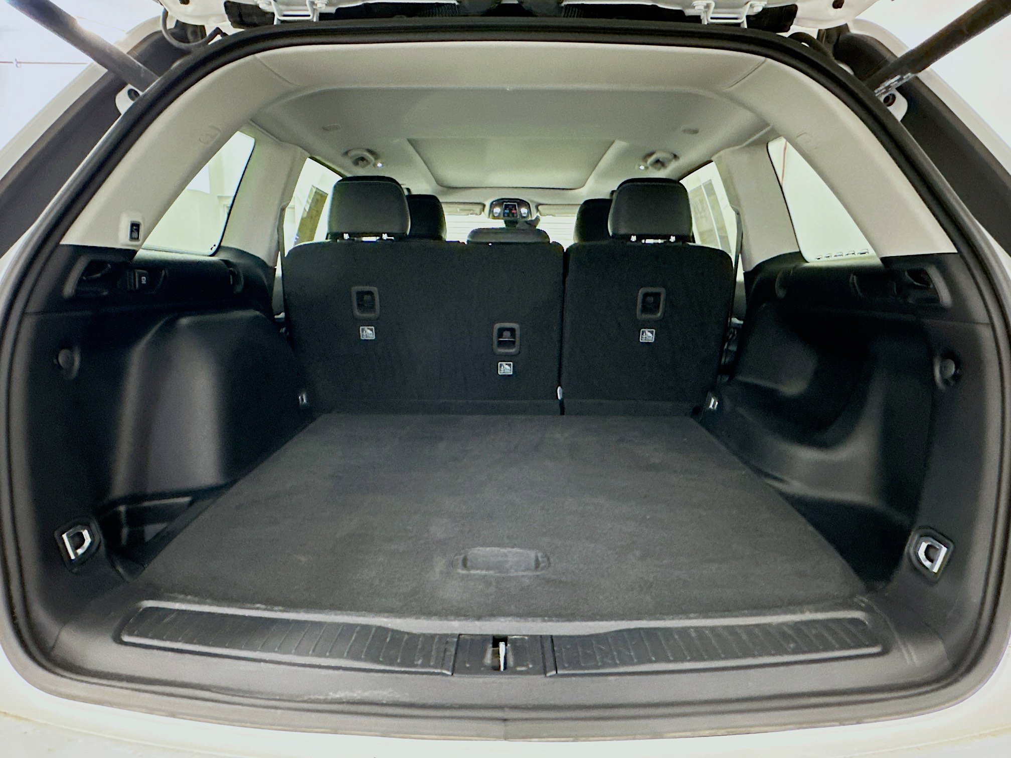 Used 2023 Jeep Grand Cherokee Limited image 31