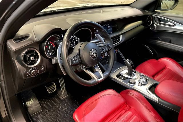 Used 2022 Alfa Romeo Stelvio Veloce image 14