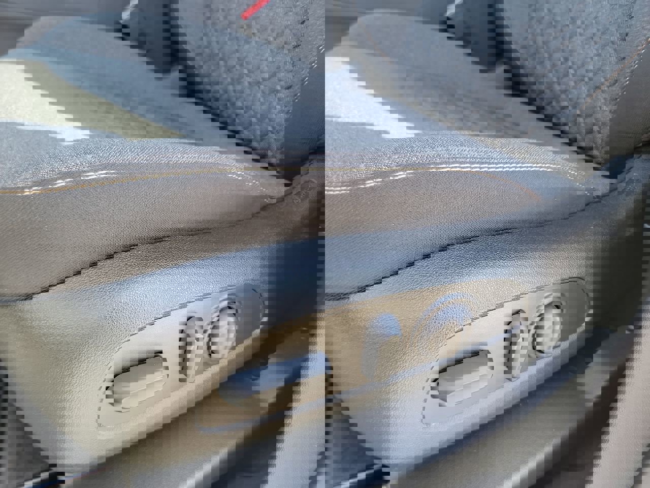 Used 2023 Chevrolet Equinox LT image 12