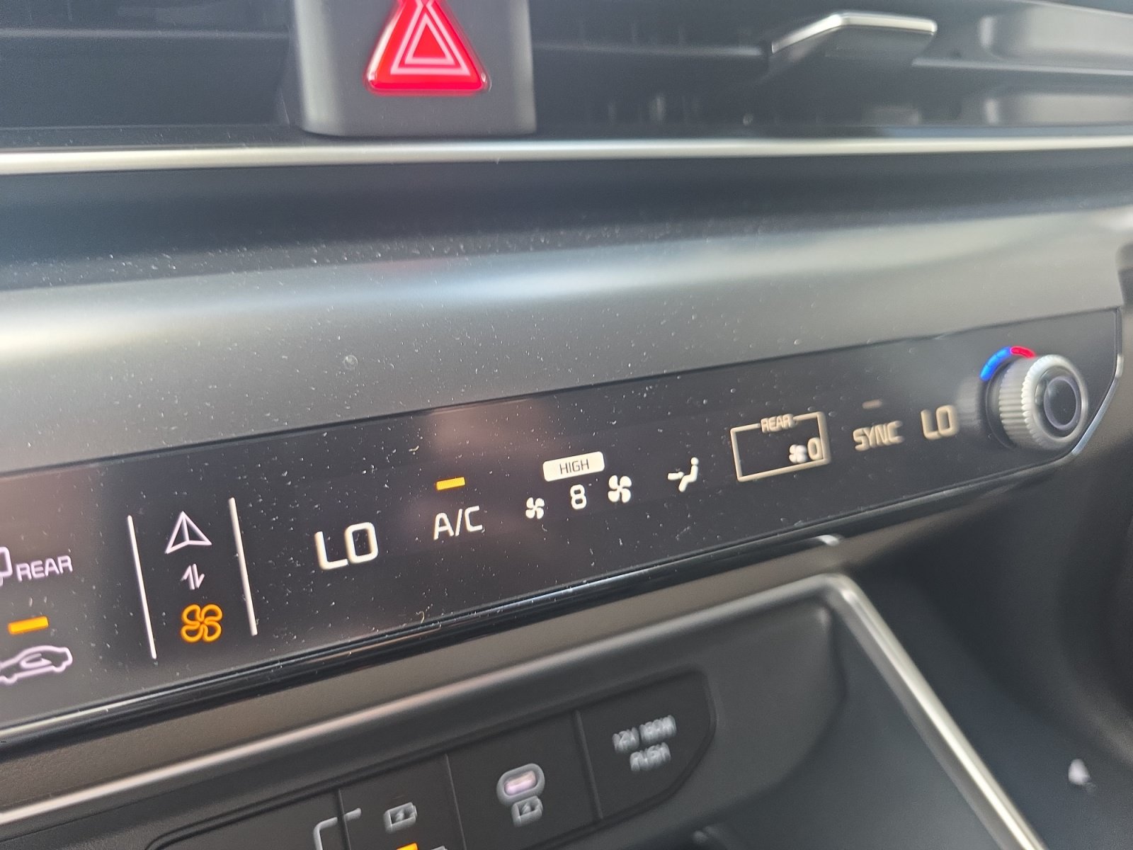 Certified 2026 Kia Carnival LX FWD image 16