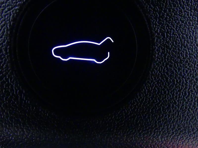 Used 2024 Tesla Model Y 2WD image 28