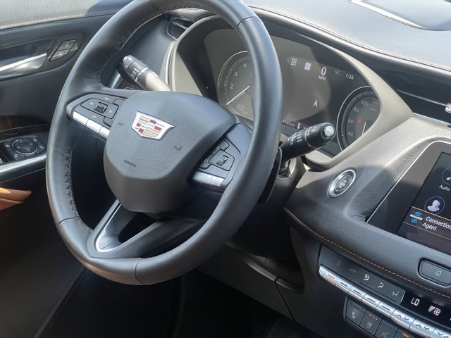 Used 2022 Cadillac XT4 Premium Luxury w/ Technology Package image 8