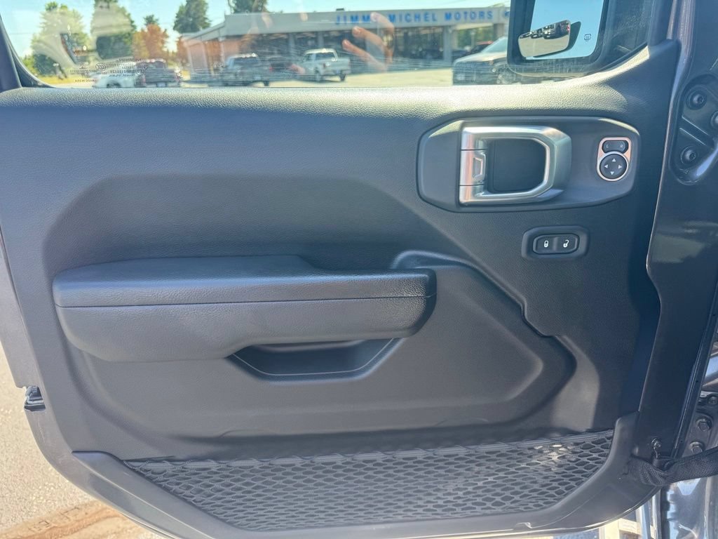 Used 2022 Jeep Gladiator Sport AWD/4WD image 2