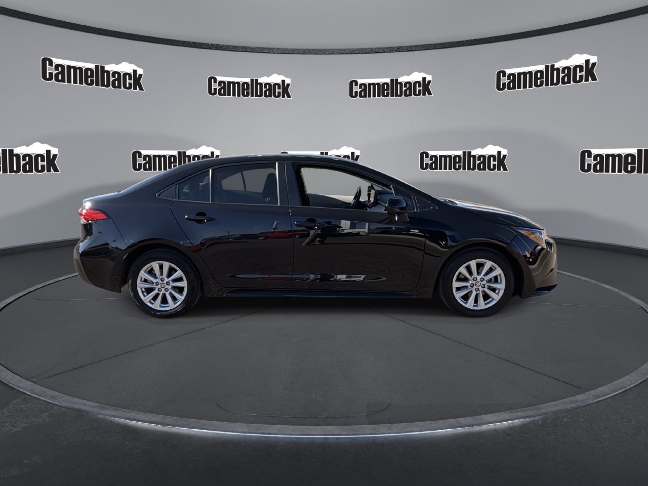 Used 2024 Toyota Corolla LE w/ LE Convenience Package FWD image 8