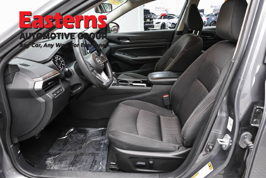 Used 2024 Nissan Altima 2.5 SV FWD image 15