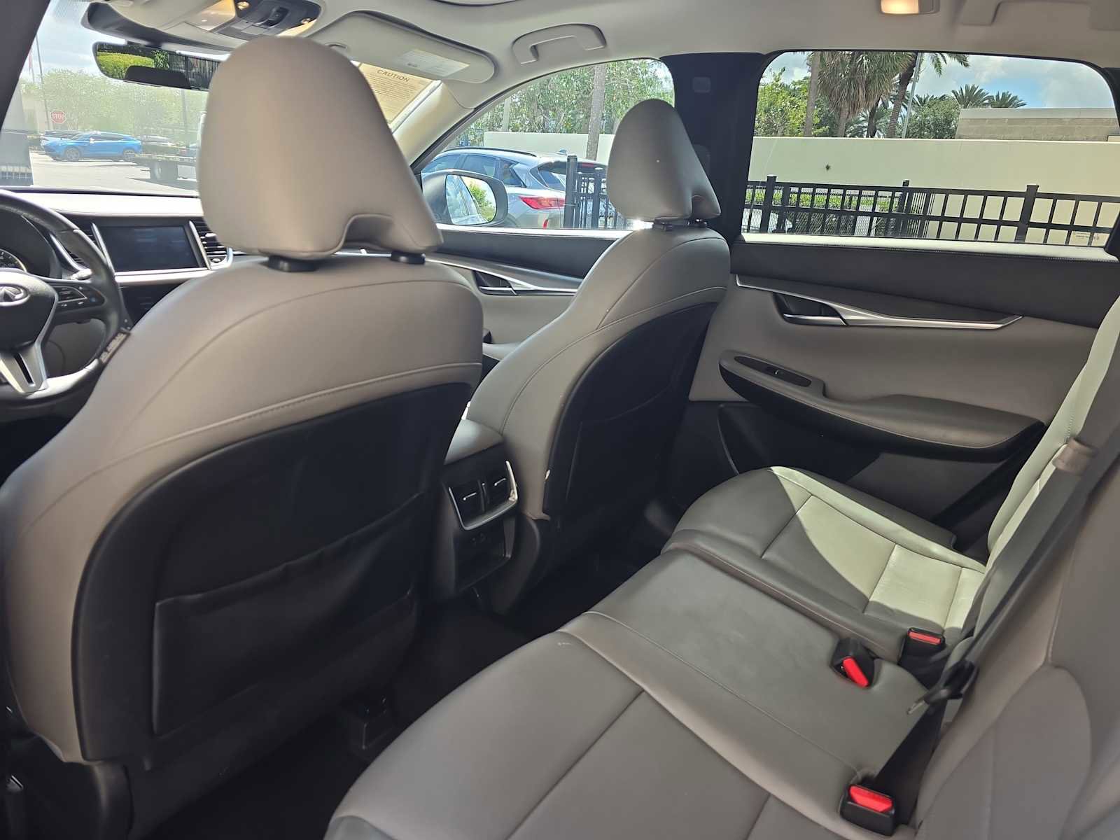 Used 2023 INFINITI QX50 Luxe FWD image 10