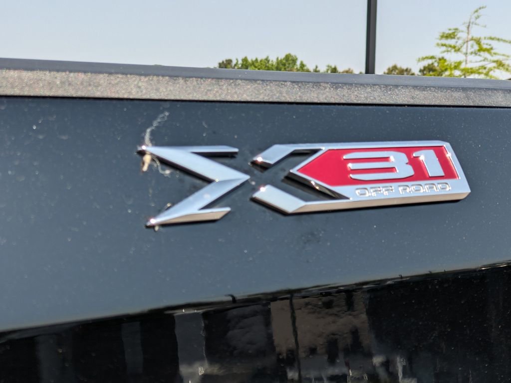 Used 2022 GMC Sierra 1500 SLT w/ SLT Convenience Package AWD/4WD image 28