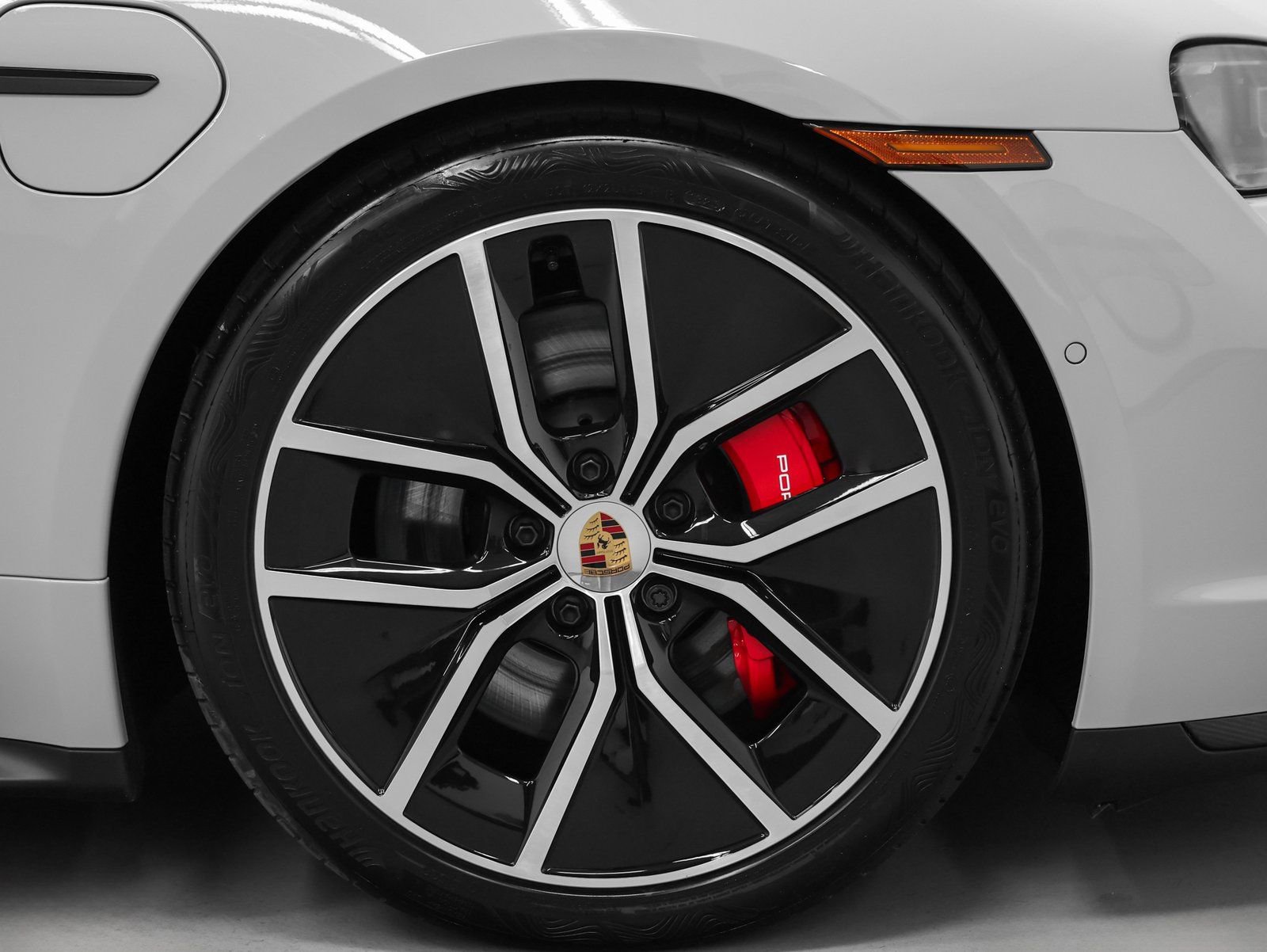 New 2026 Porsche Taycan GTS image 18