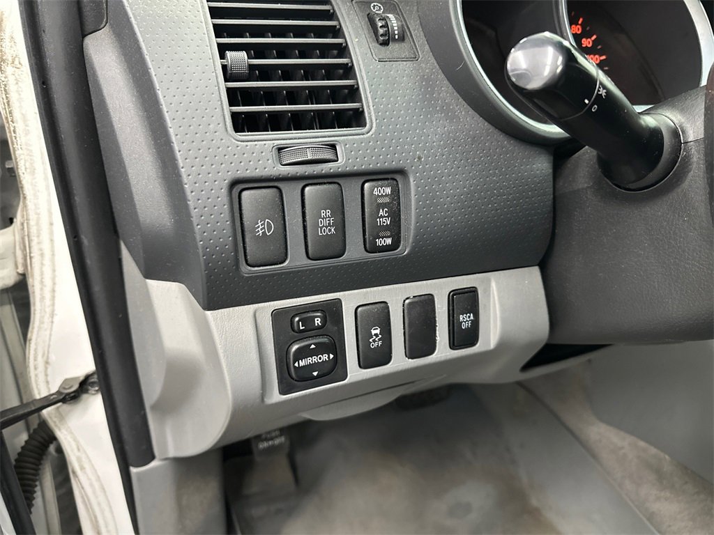 Used 2010 Toyota Tacoma PreRunner image 28