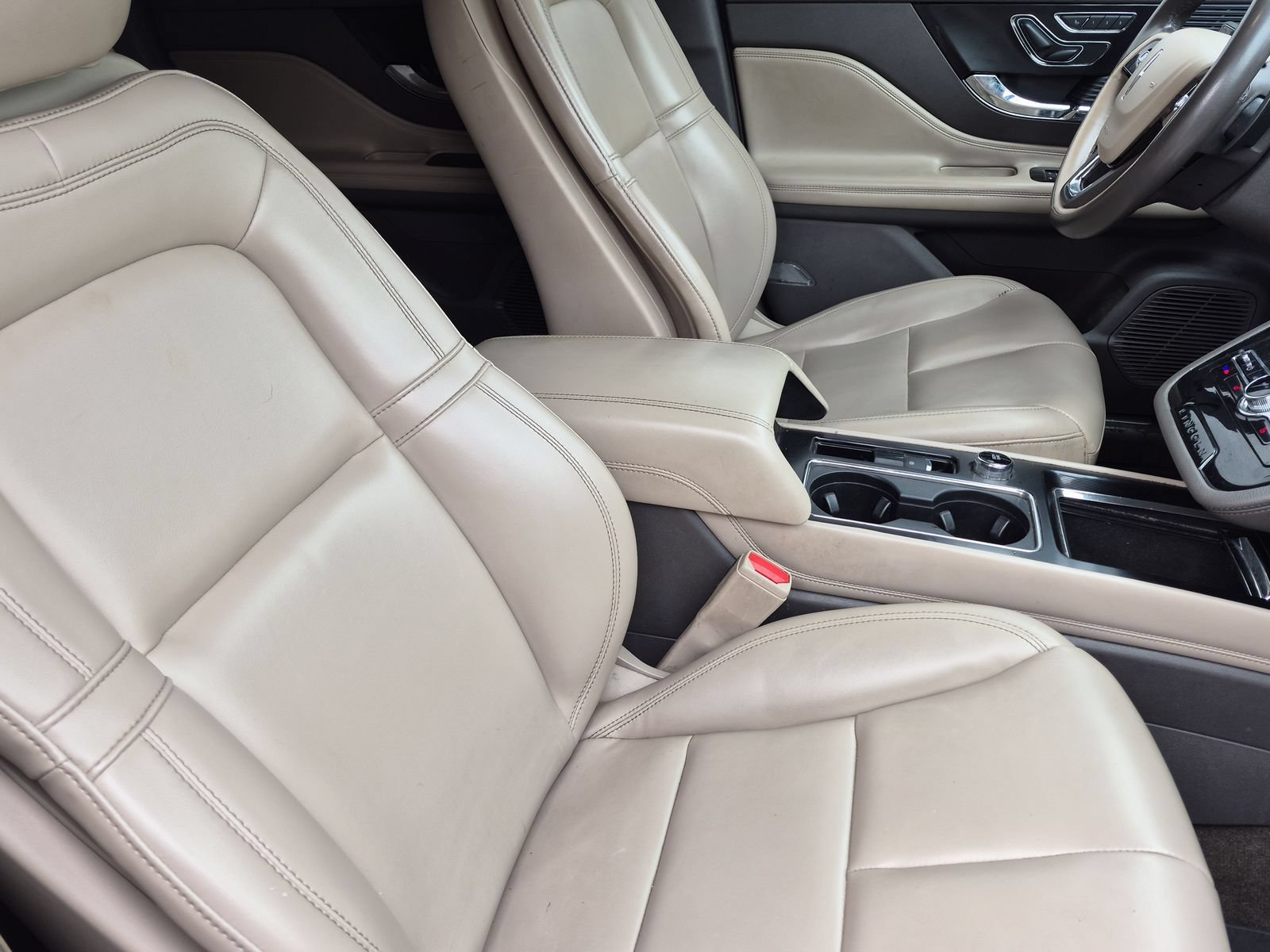 Used 2021 Lincoln Corsair AWD image 19
