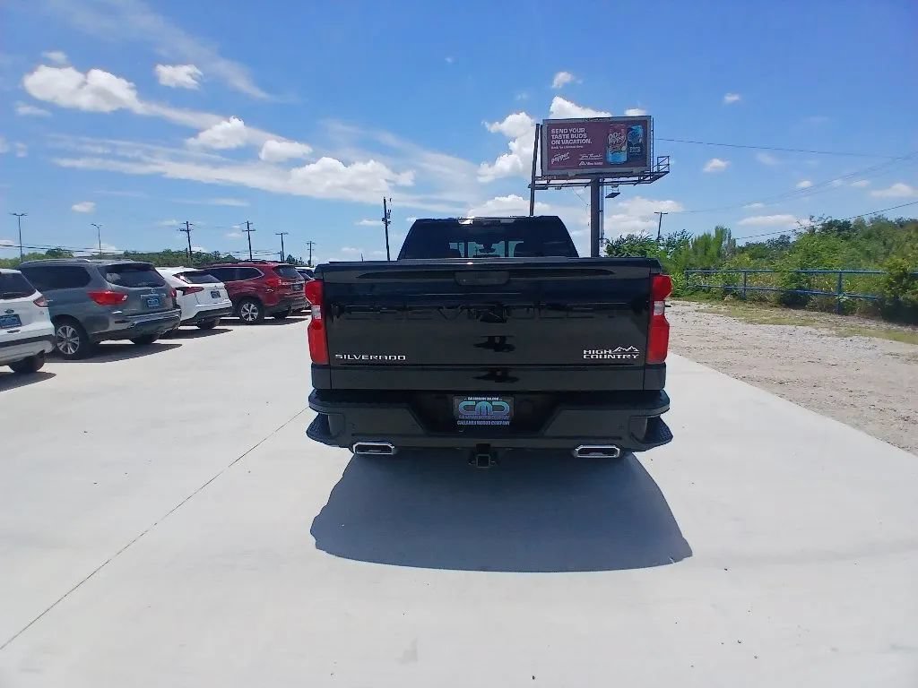 Used 2020 Chevrolet Silverado 1500 High Country w/ Technology Package AWD/4WD image 6