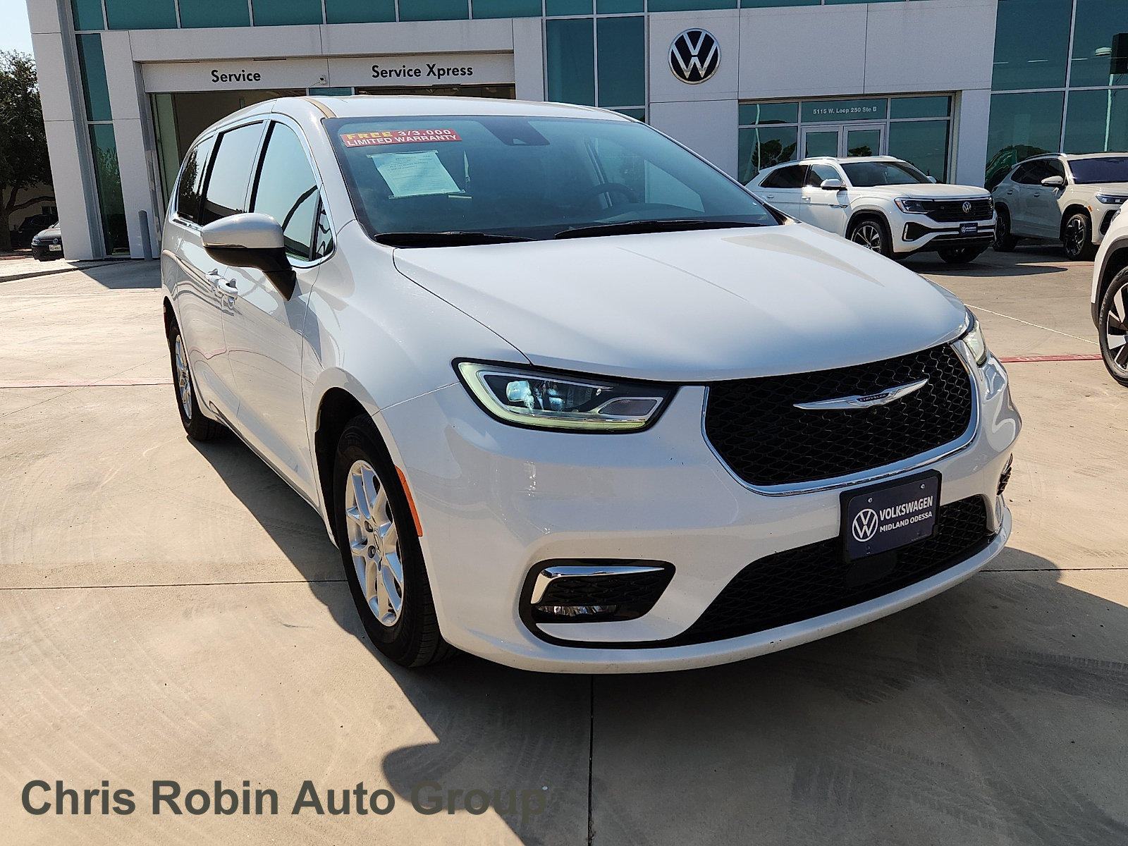 Used 2023 Chrysler Pacifica Touring-L