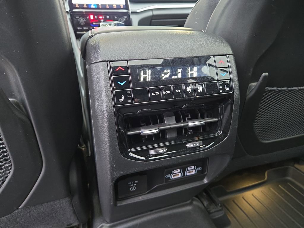 Used 2023 Jeep Grand Cherokee Overland w/ Luxury Tech Group IV image 29