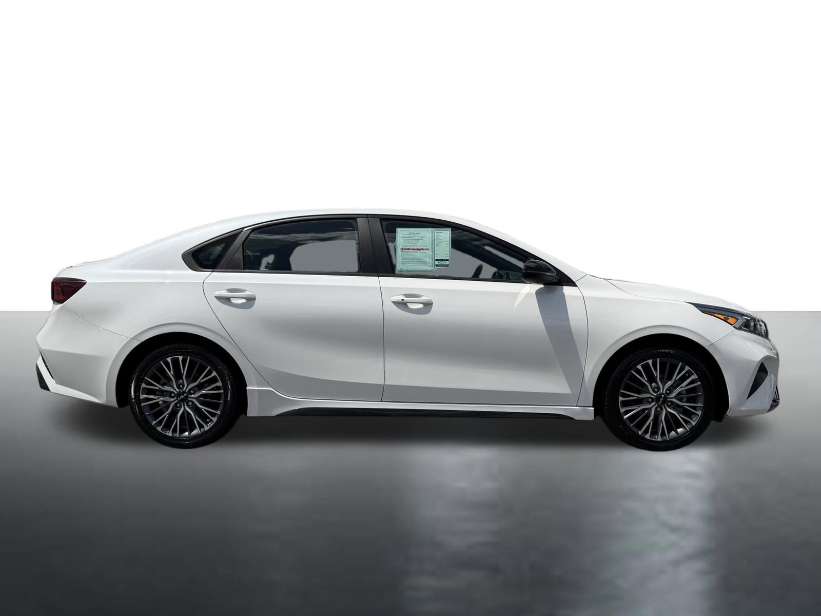 Used 2023 Kia Forte GT-Line w/ GT-Line Premium Package FWD image 9