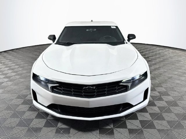 Used 2020 Chevrolet Camaro LT RWD image 2
