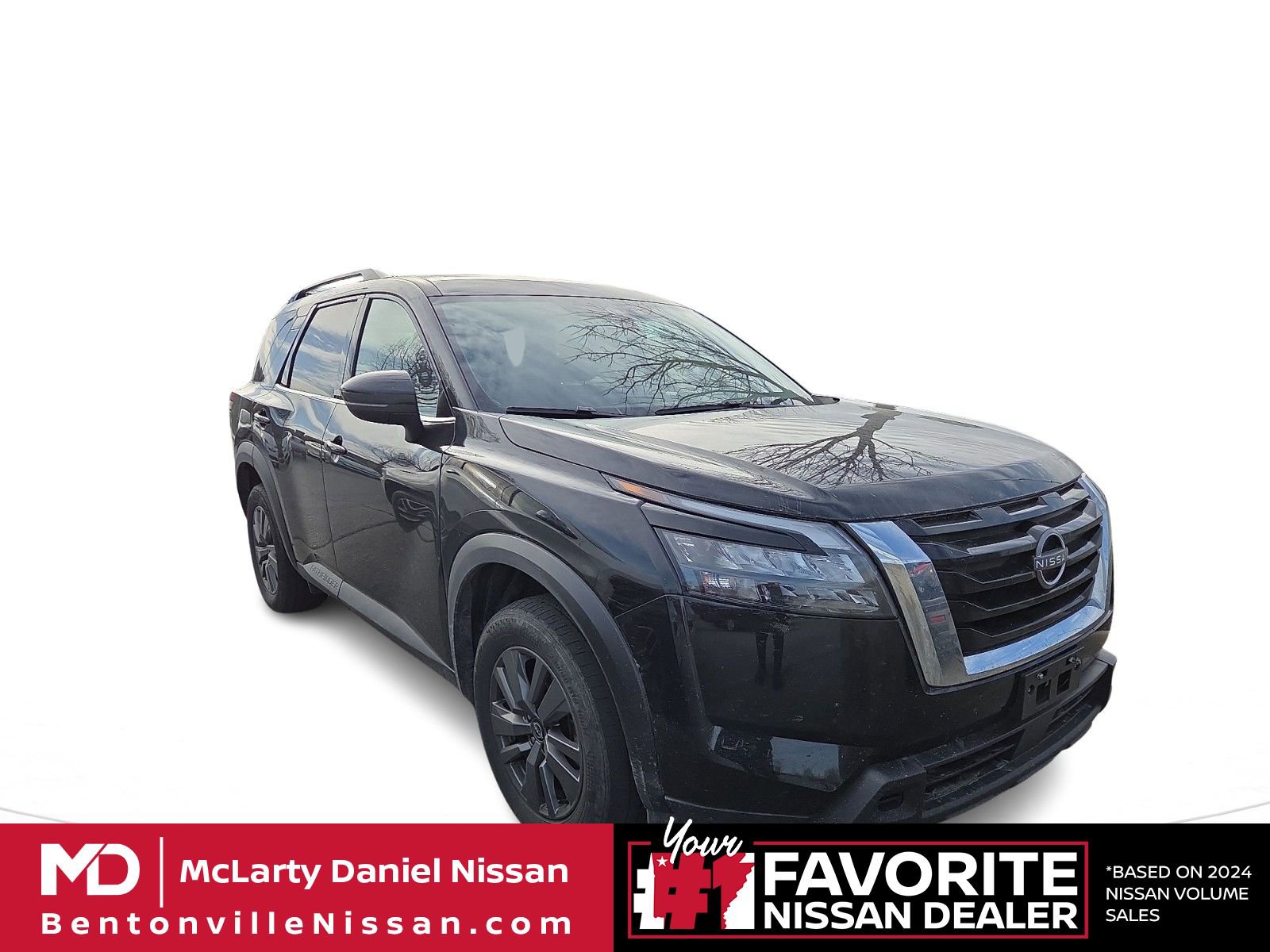 Used 2025 Nissan Pathfinder SV image 1