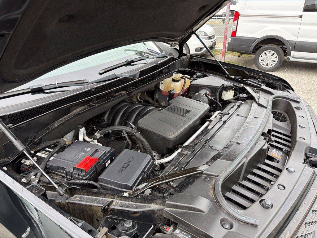 Used 2023 Cadillac Escalade Luxury AWD/4WD image 15